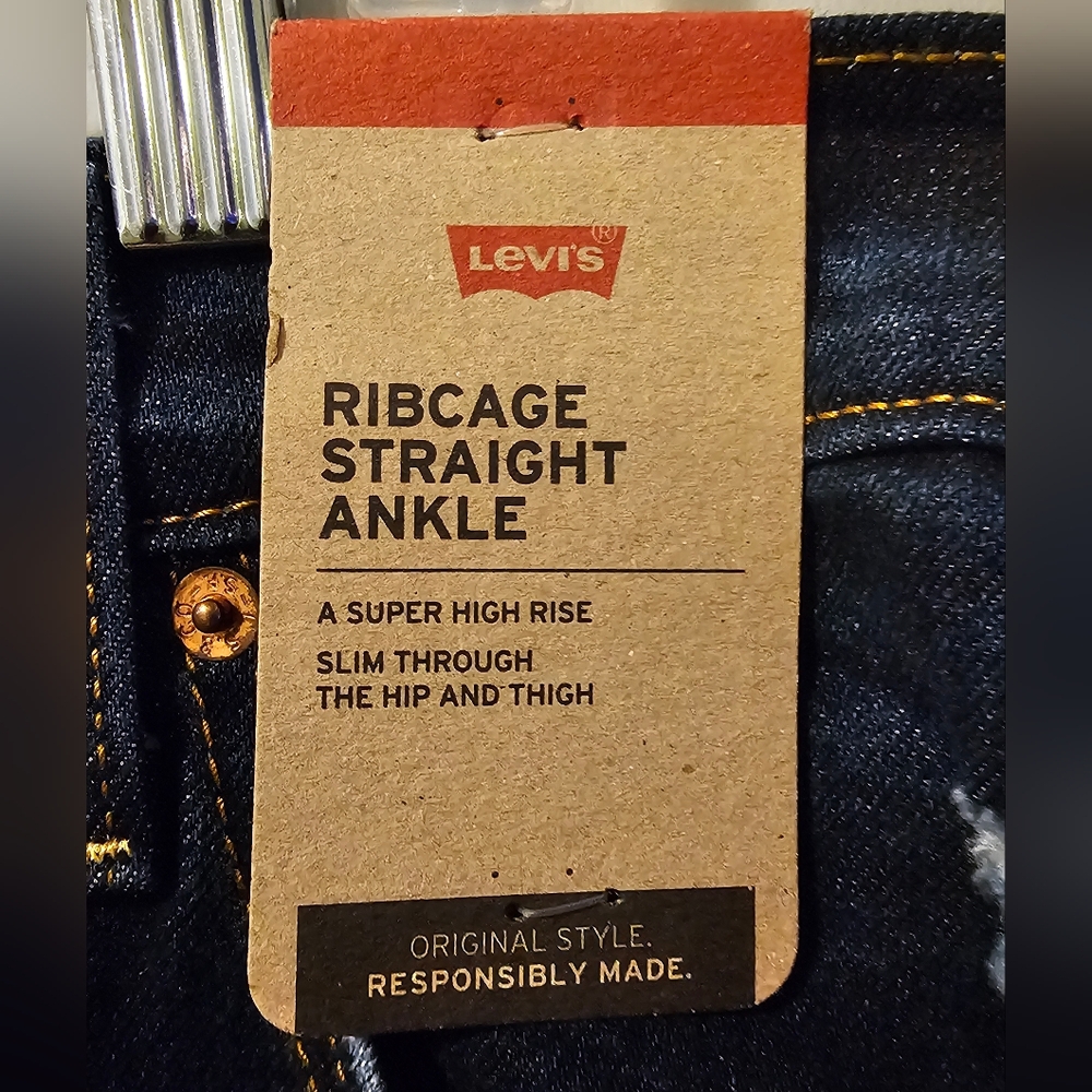 Levis Womens High Waist Ribcage Straight Ankle Distressed Jeans Size 22W NWT - Picture 4 of 13